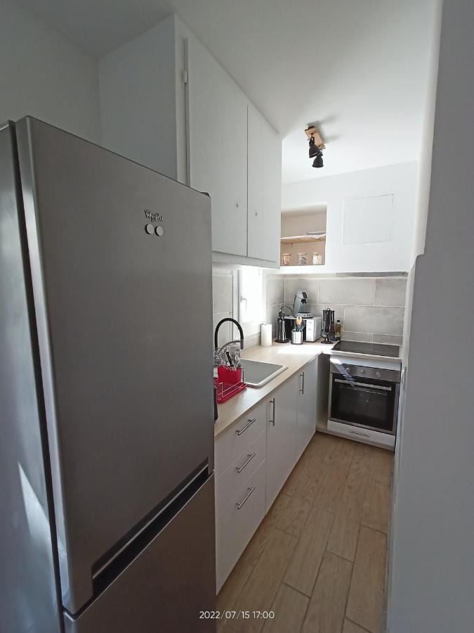 T2 Renove En Rdc Avec Cour, Intra Muros Avignon Luaran gambar